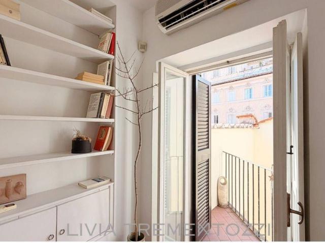 Prestigioso appartamento di 88 m² in vendita Via dei Cappellari, 41, Roma, Lazio