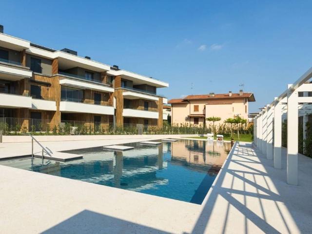 Prestigioso appartamento in vendita Desenzano del Garda, Lombardia