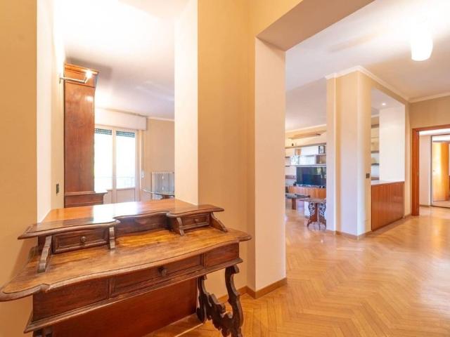 Prestigioso appartamento in vendita Piazzale Susa, 10, Milano, Lombardia