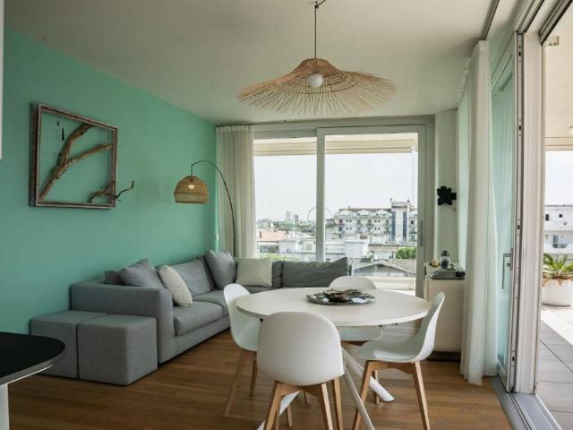 Prestigioso attico di 130 mq in vendita Via Andrea Bafile Accesso al Mare 26, Jesolo, Venezia, Veneto
