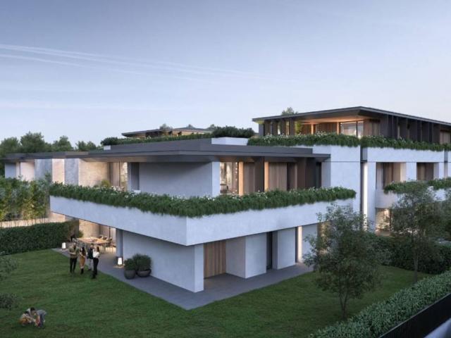 Prestigioso attico di 200 mq in vendita Viale Pietro Bertolini, Montebelluna, Treviso, Veneto