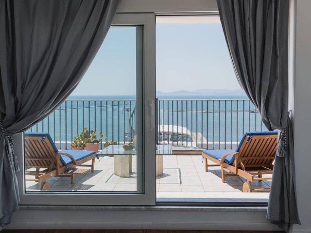 Prestigioso attico di 321 mq in vendita Cagliari, Italia