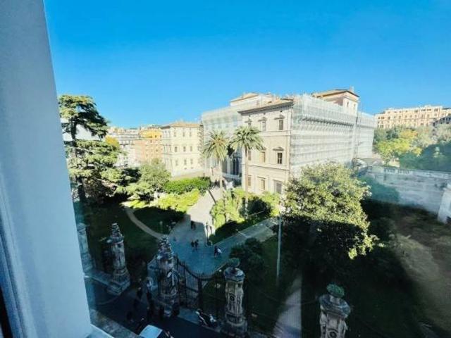 Prestigioso attico di 436 mq in vendita Piazza Barberini, Roma, Lazio