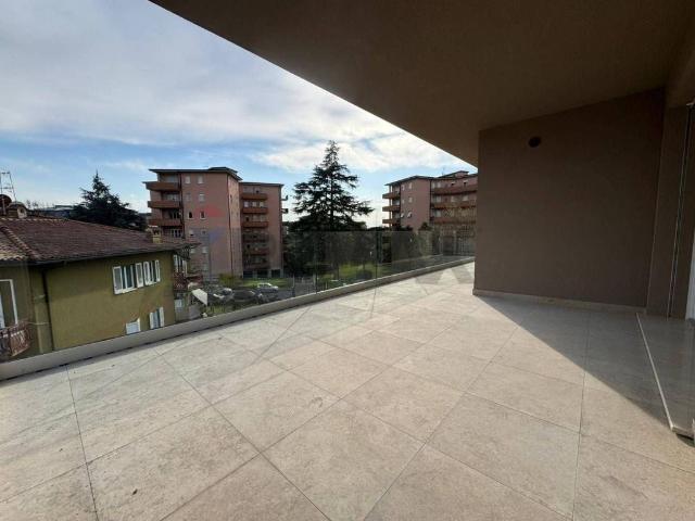 Prestigioso attico in vendita via petrarca, 18, Brescia, Lombardia