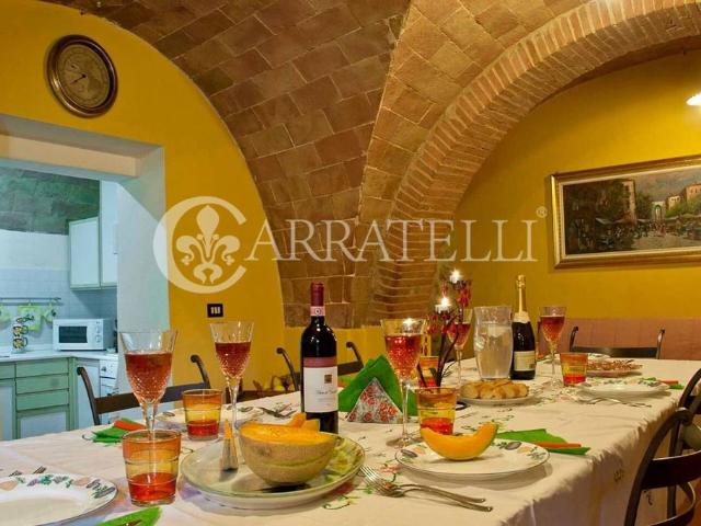 Prestigioso casale in vendita Volterra, Italia