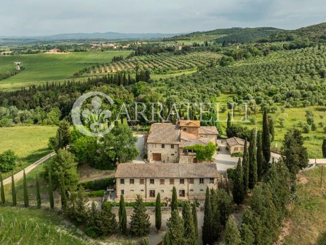 Prestigioso casale in vendita Asciano, Toscana