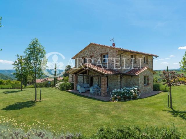 Prestigioso casale in vendita Fabro Scalo, Italia