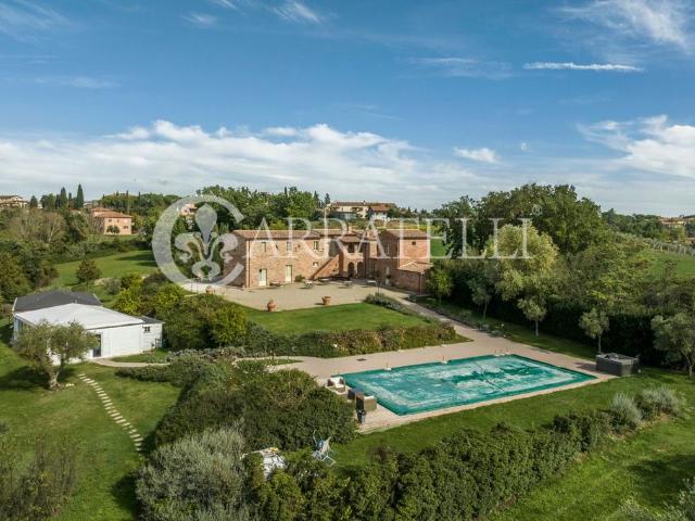 Prestigioso casale in vendita Foiano della Chiana, Italia