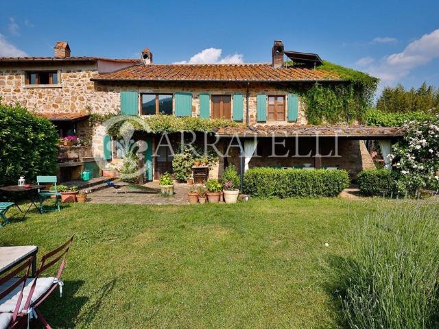 Prestigioso casale in vendita Santa Fiora, Italia