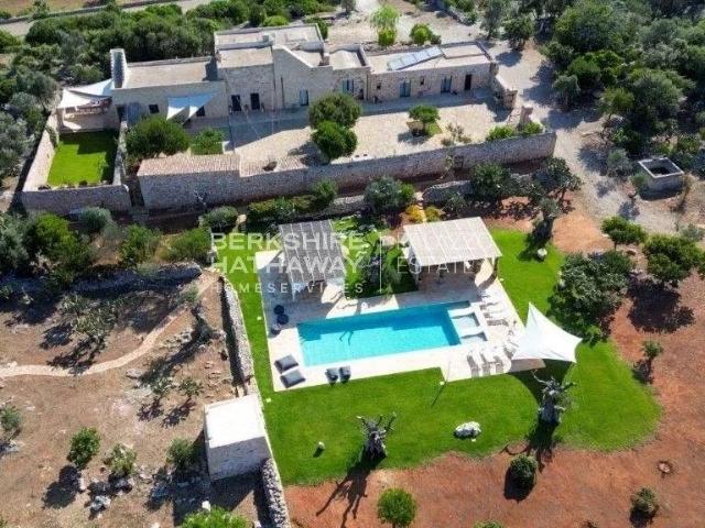 Prestigioso hotel di 500 mq in vendita Salve, Puglia