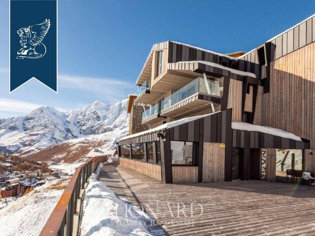 Prestigioso hotel di 2000 mq in vendita Valtournenche, Italia