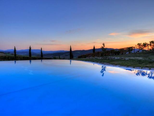 Prestigioso hotel di 3900 mq in vendita Sp27, Casole d'Elsa, Siena, Toscana