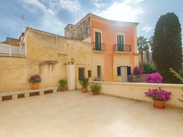 Prestigioso pentalocale nel cuore del centro storico di Lecc. 290m² Lecce