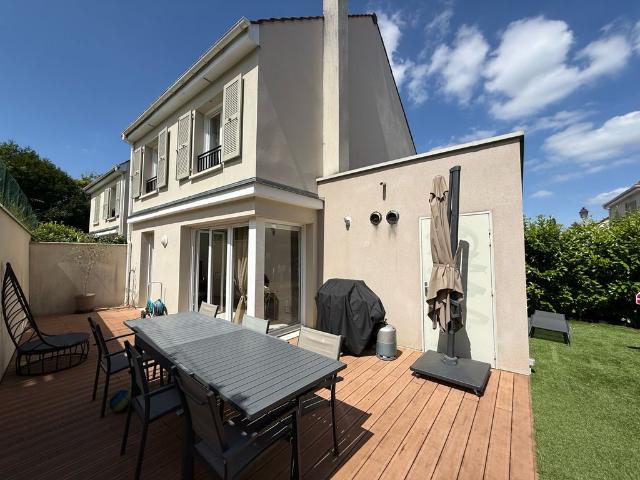 Prestigieuse Maison en vente Orgeval, Île de France