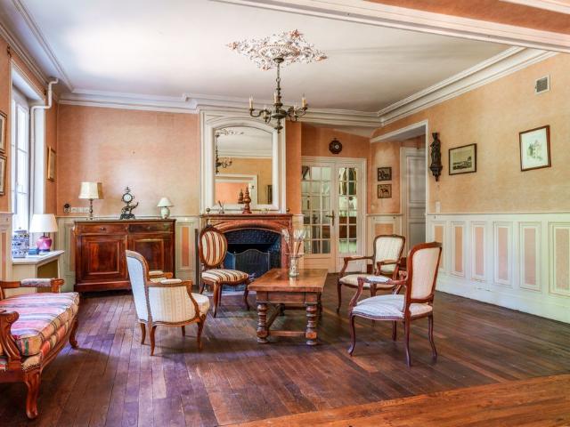 Maison de luxe en vente à Neuillé le Lierre, Centre