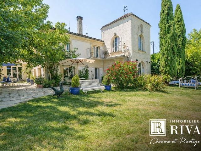 Maison de luxe de 10 pièces en vente à Beychac, France