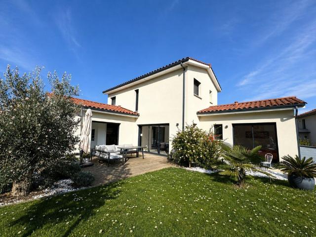 Prestigieuse Maison en vente Chasselay, France