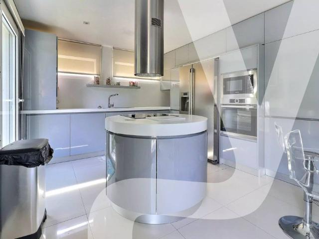 Maison de 6 pièces de luxe en vente à Chennevières sur Marne, France