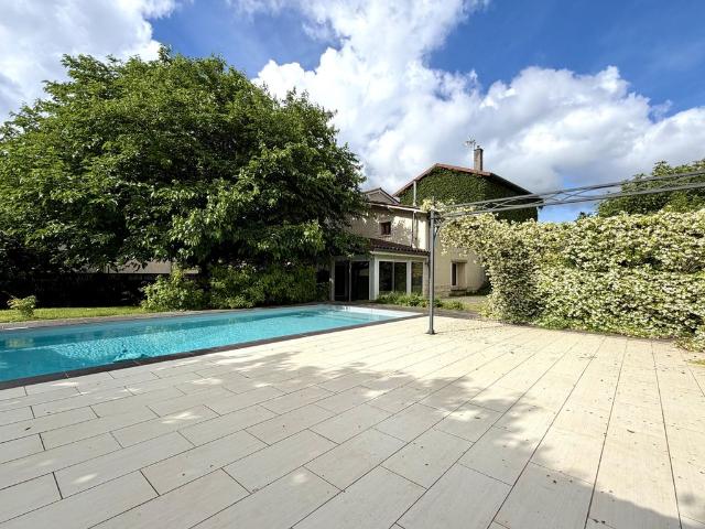Prestigieuse Maison en vente Quincieux, France