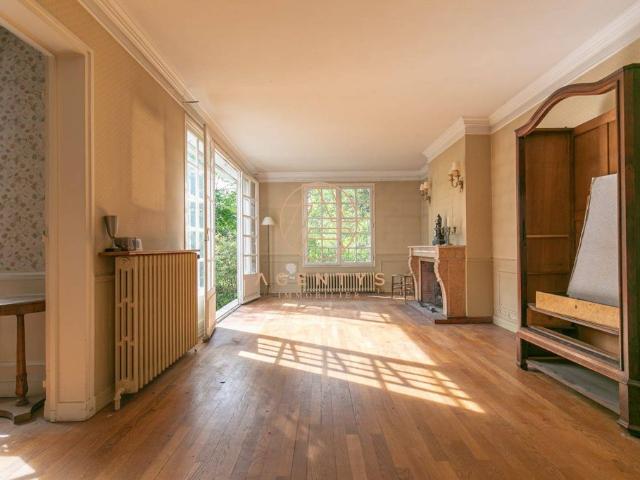 Prestigieuse Maison en vente Saint Maur des Fossés, France
