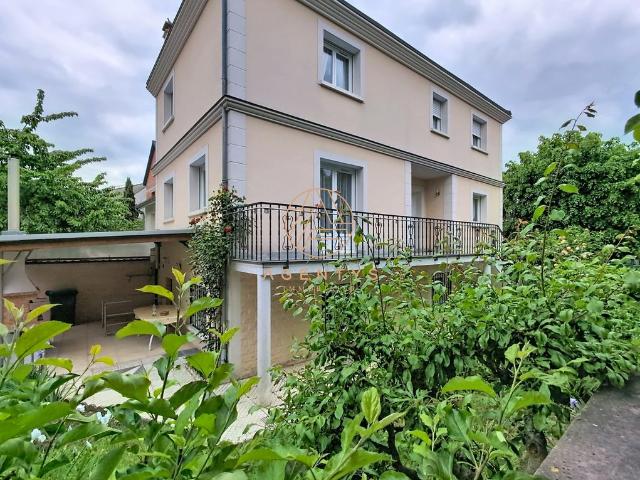 Prestigieuse Maison en vente Saint Maur des Fossés, France