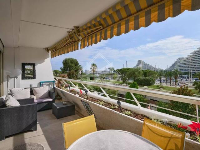 Appartement de luxe de 2 pièces en vente à Villeneuve Loubet, France