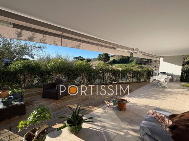 Prestigieux appartement en vente Saint Laurent du Var, France