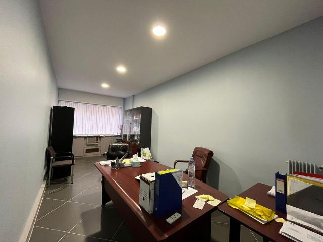 Prestigieux bureau de 103 m2 en vente Motte Picquet, Commerce, Necker, France