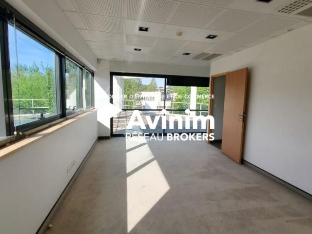 Prestigieux bureau de 173 m2 en location Chavanod, France