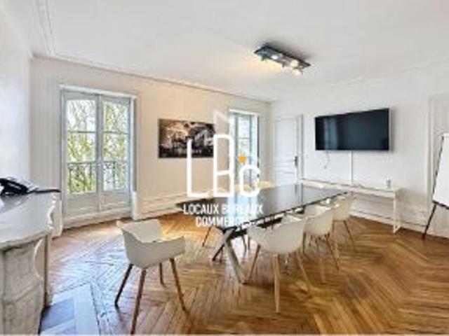 Prestigieux bureau de 187 m2 en location Nantes, France