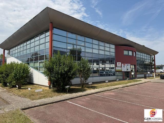 Prestigieux bureau de 218 m2 en location Mont Saint Aignan, France