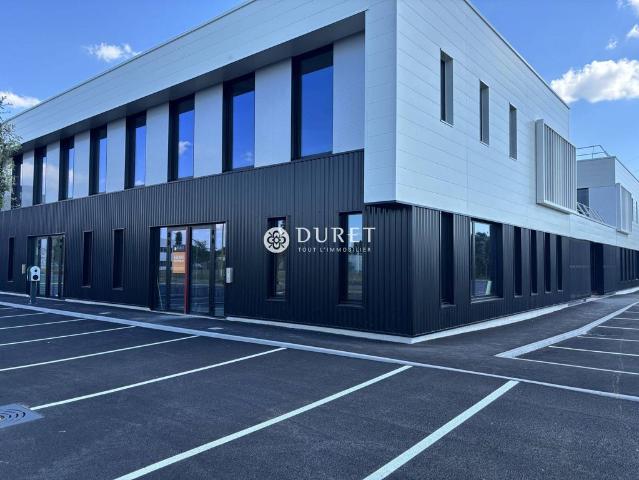Prestigieux bureau de 234 m2 en location Montaigu, Pays de la Loire