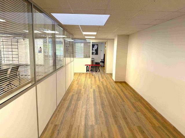 Prestigieux bureau de 246 m2 en location Solliés Farlède, France