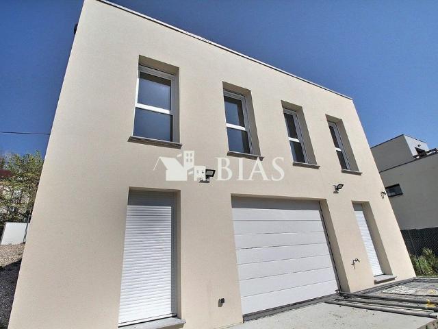 Prestigieux bureau de 248 m2 en location Le Houlme, France