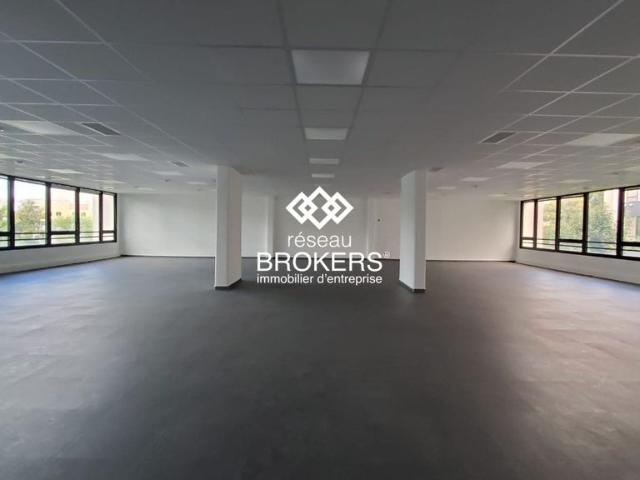 Prestigieux bureau de 240 m2 en location Épagny, France