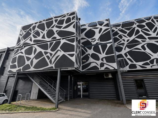 Prestigieux bureau de 243 m2 en location Mont Saint Aignan, France