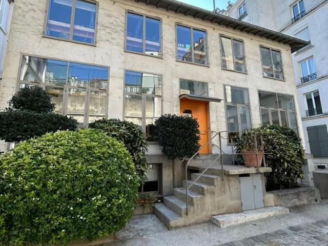 Prestigieux bureau de 80 m2 en location Montmartre, Abbesses, Grandes Carrières, France