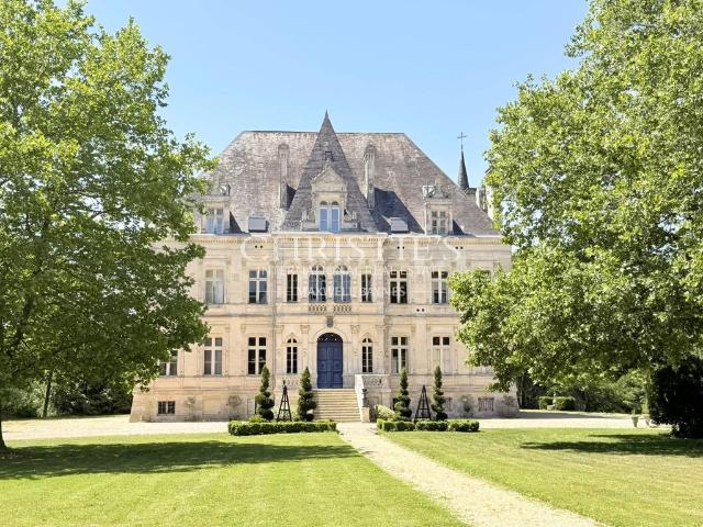 Prestigieux château de 1916 m2 en vente Périgueux, France