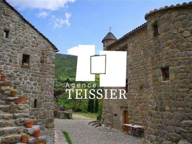 Prestigieux château en vente Malarce, Auvergne Rhône Alpes