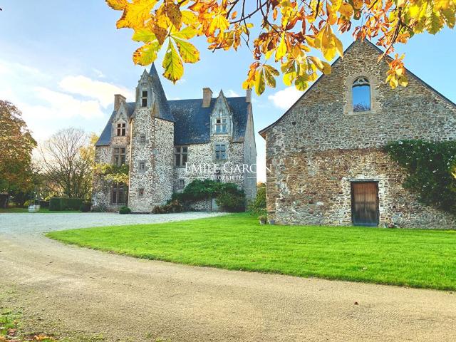 Prestigieux château en vente Laval, France