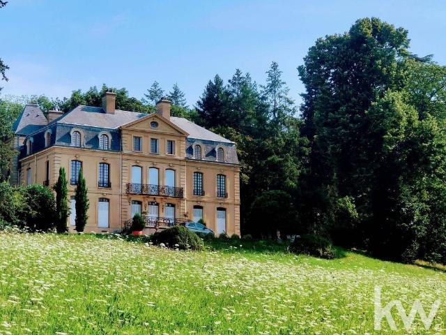 Prestigieux château en vente L'Étrat, France