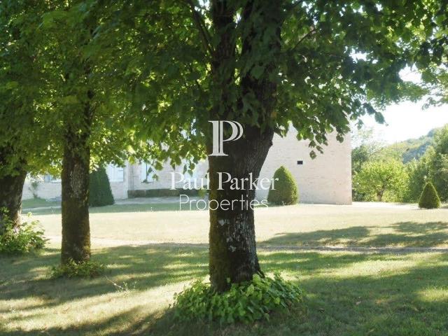 Prestigieux château en vente Saint Martin du Mont, France