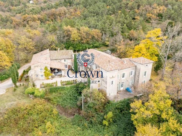 Prestigieux château en vente Saint Lager Bressac, Auvergne Rhône Alpes