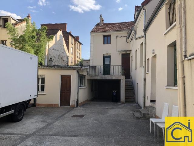 Prestigieux immeuble de rapport en vente à Cormeilles en Parisis, Île de France
