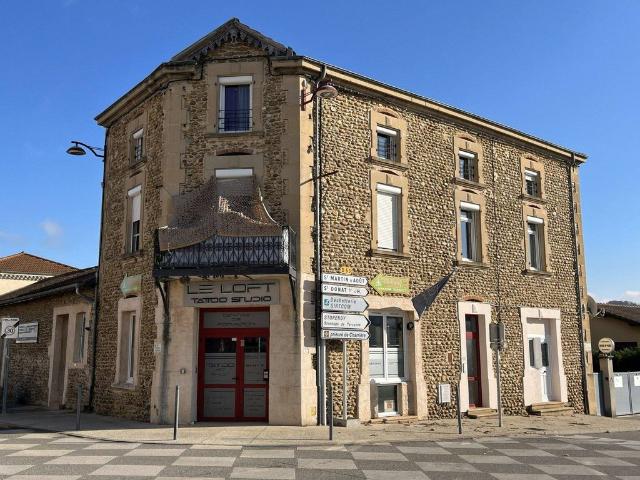 Prestigieux immeuble de rapport en vente à Châteauneuf de Galaure, France