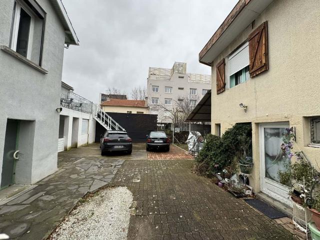 Prestigieux immeuble de rapport en vente à Clermont Ferrand, France