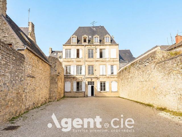 Prestigieux immeuble de rapport en vente à Bayeux, Normandie