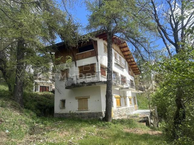 Prestigieux immeuble de rapport en vente à Guillaumes, France