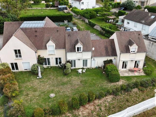Prestigieux immeuble de rapport en vente à Guitrancourt, France