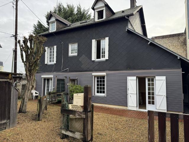 Prestigieux immeuble de rapport en vente à Honfleur, France